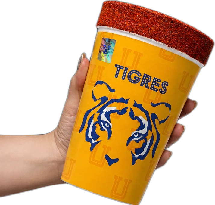 Vaso Escarchado oficial Tigres sostenido en mano